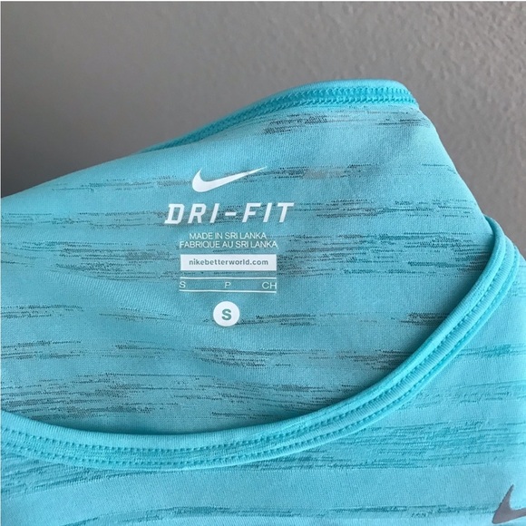 ✨2/$40✨ NWOT 2-pc Bundle Puma + Nike Blue + Purple Workout Shirts - Picture 8 of 8